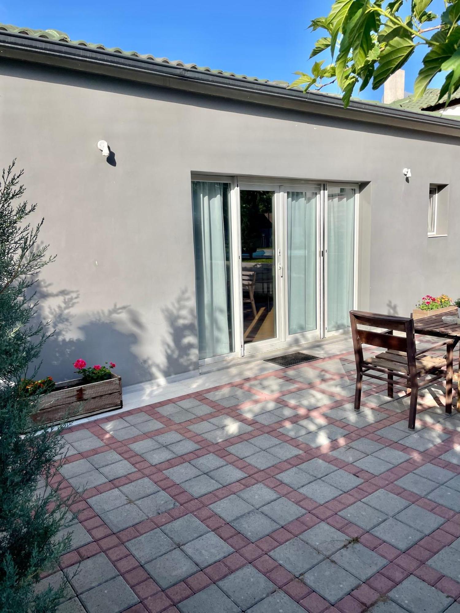 Pool Guesthouse Corinth Ngoại thất bức ảnh