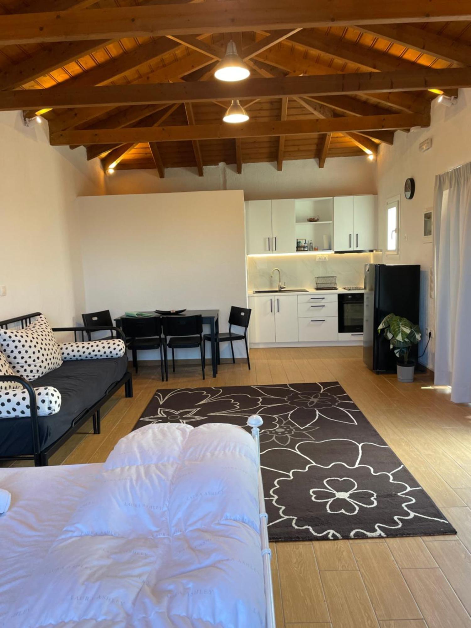 Pool Guesthouse Corinth Ngoại thất bức ảnh